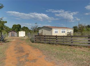 230 Bartsch Ln, Red Rock, TX 78662