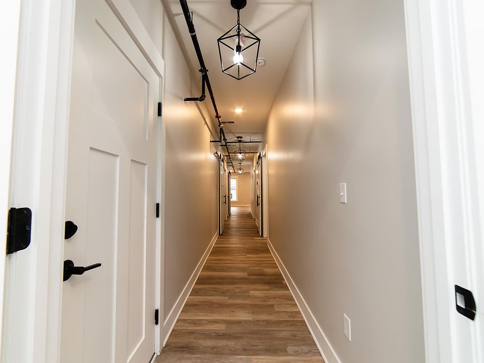 Entry/Main Hallway
