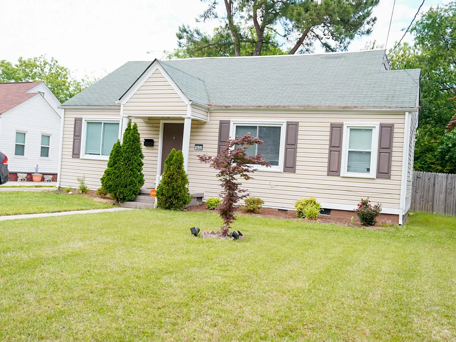 4 bed, 1700 sqft, $2,400 — Photo 2