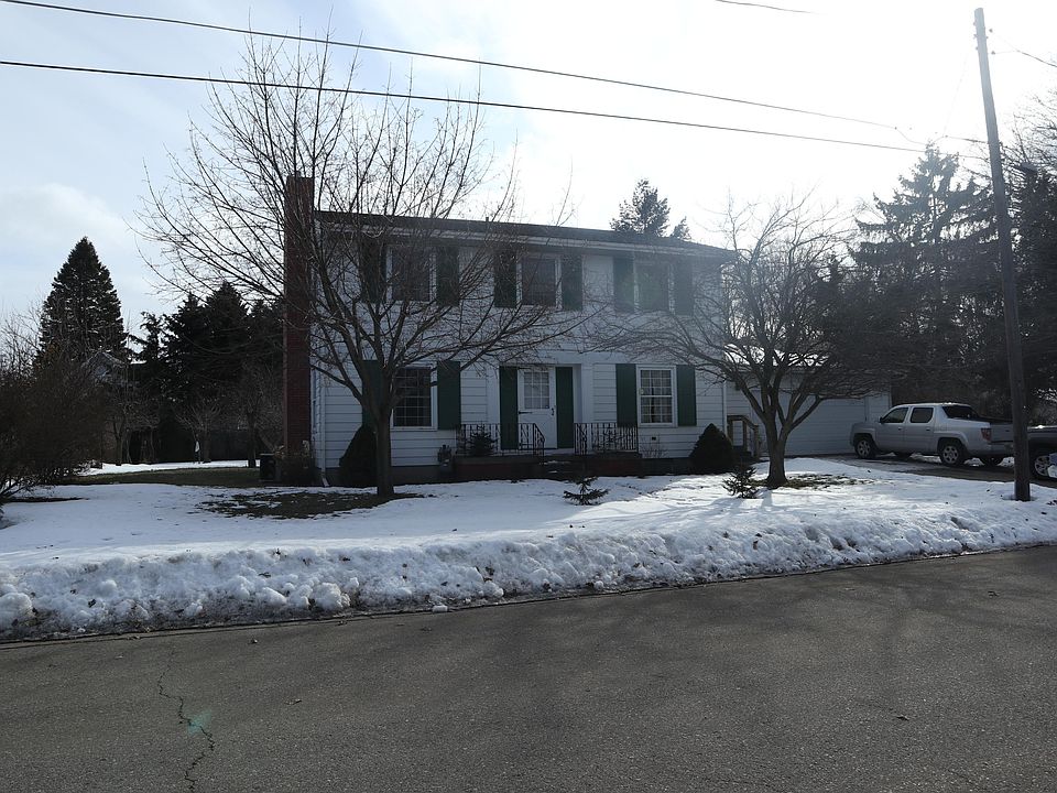 1st image of 806 Russell St
