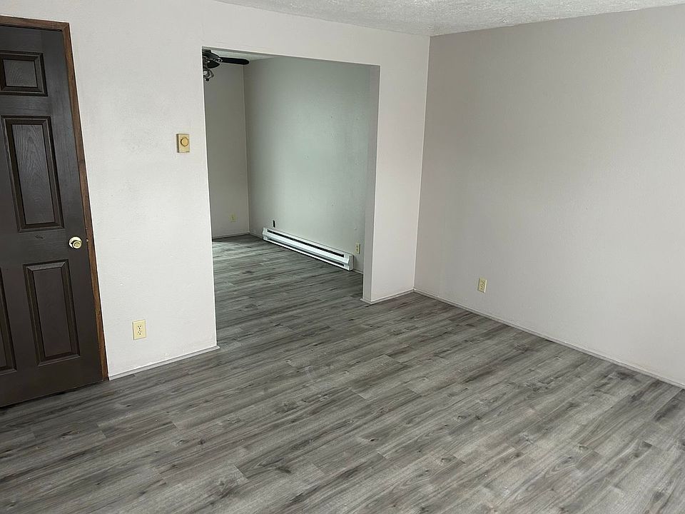 1st image of 1033 SE Ford St APT 1