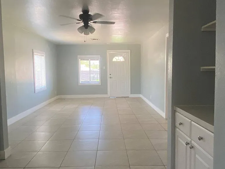 3432 E Cambridge Ave — Photo 11