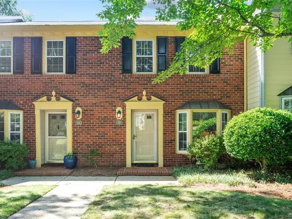 1107 Yellowbell Pl, Greensboro, NC 27410
