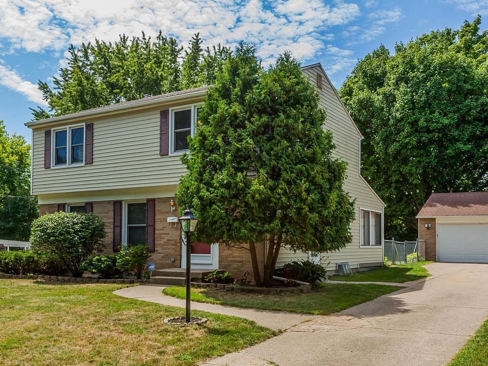 1st image of 2163 Cambridge Dr SE