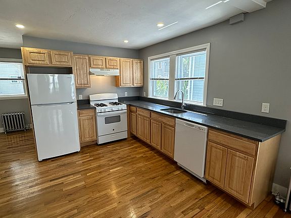 3rd image of 43-45 Granfield Ave #1