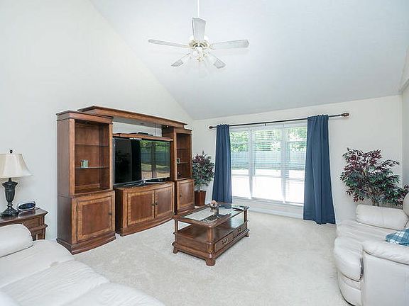 3rd image of 54 Scenic Lakes Dr