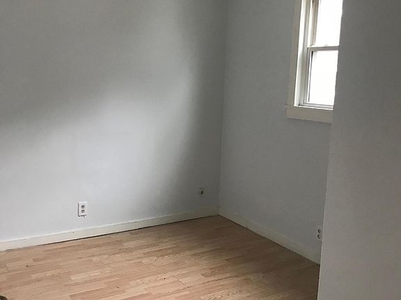3rd image of 224 W 11th St