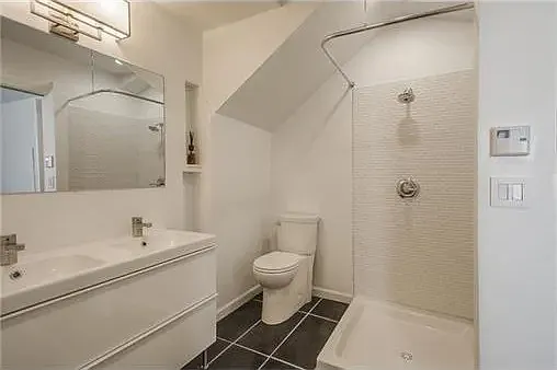2202 W 47th Ter — Photo 20