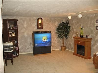 4th image of 9459 Langdon Ln #218