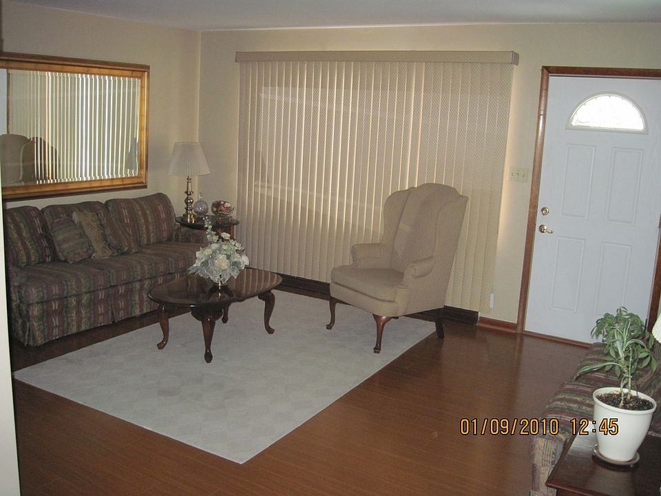 2nd image of 5421 Pierce St