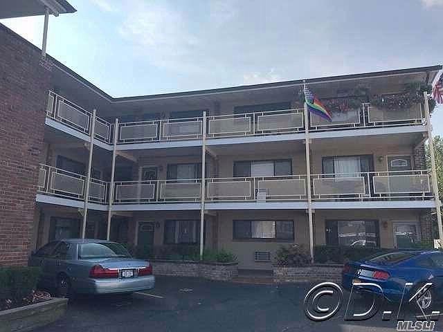 1st image of 8 Island Pkwy APT 6A