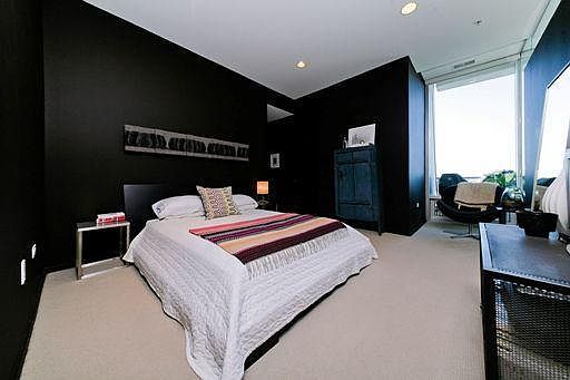 4th image of 500 W Superior St Unit 1101