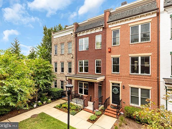 2nd image of 3059 Chancellors Way NE