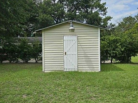 5th image of 329 Stadium Dr