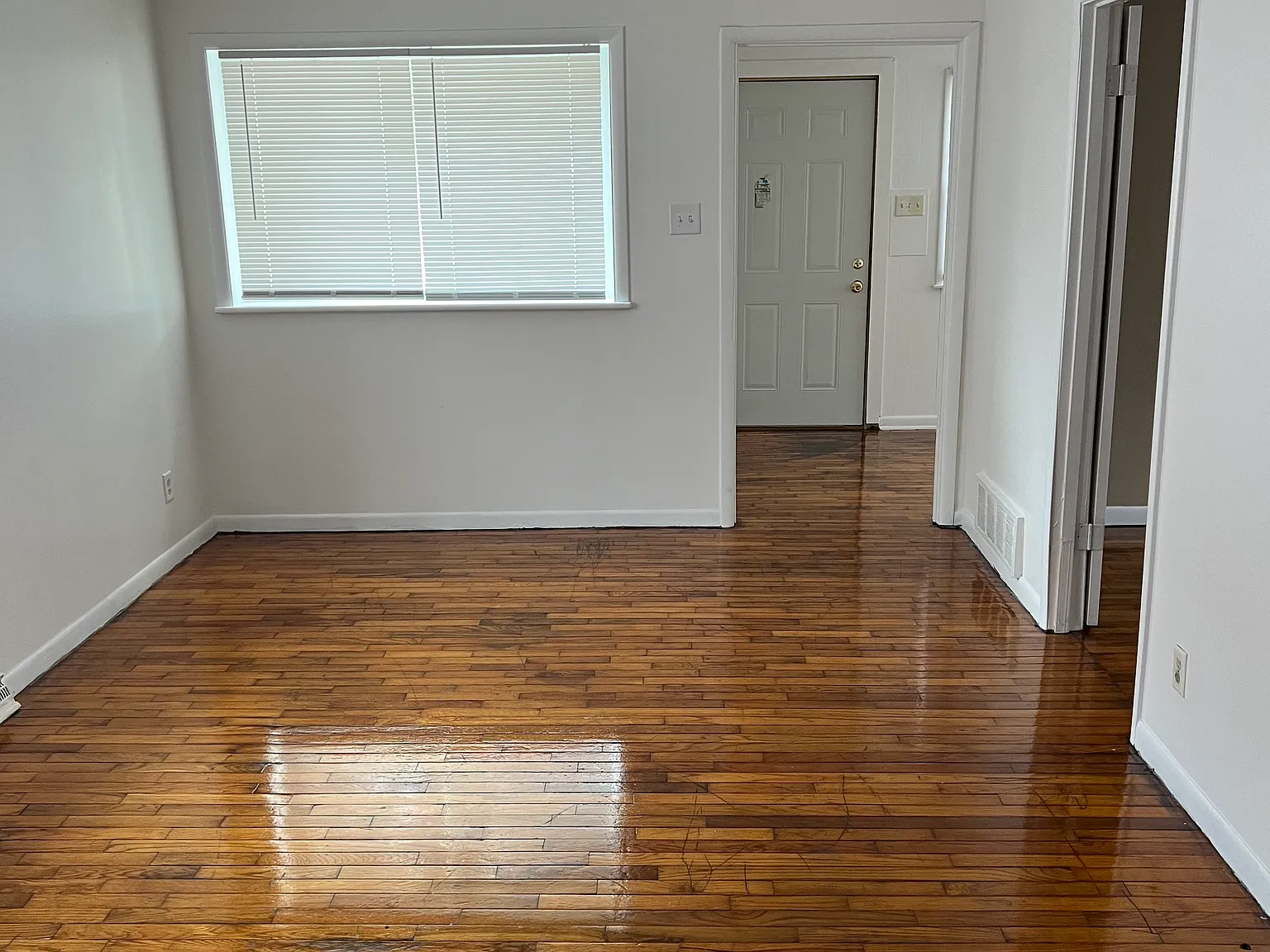 2 bed, 897 sqft, $1,150 — Photo 4