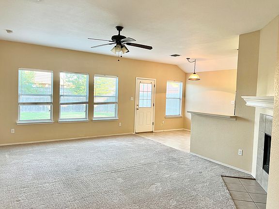 3rd image of 4825 Topaz Ln