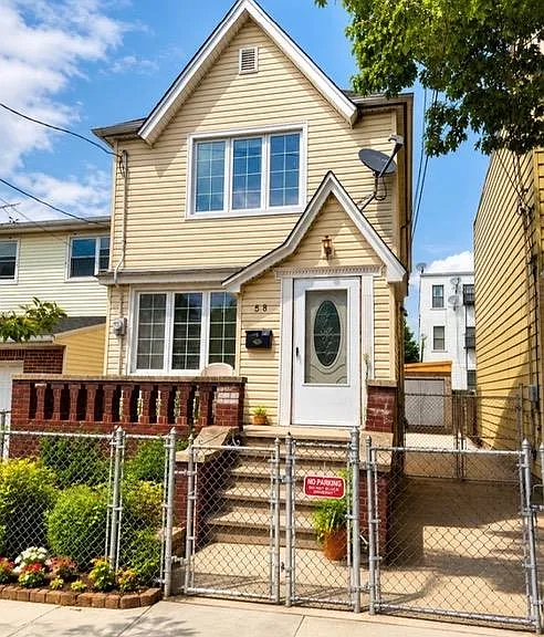 58 Williams Ave — Photo 1