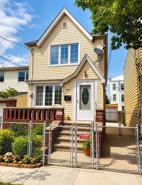 58 Williams Ave