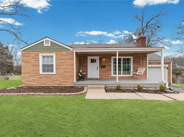 8522 W 56th Ter, Overland Park, KS 66202