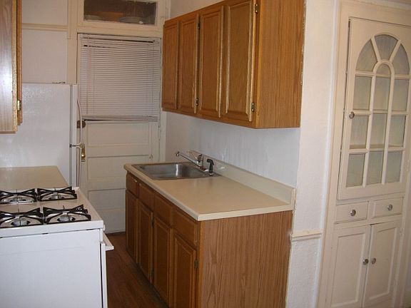 5th image of 1525 W Farwell Ave APT 2B