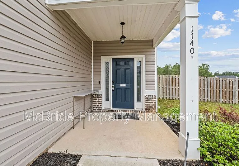 1140 George W Crawford Dr — Photo 2