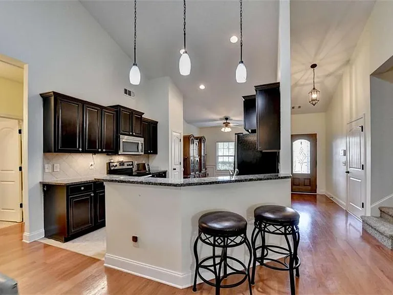 2130 Line Dr — Photo 8