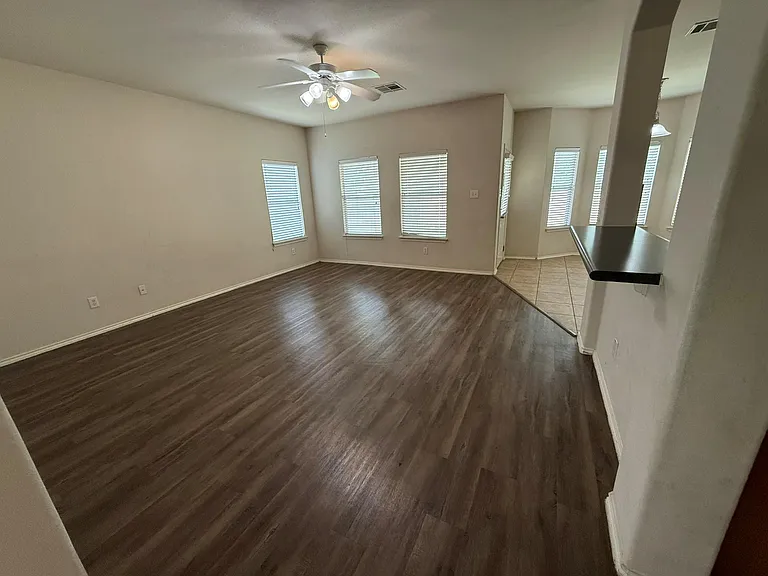 1514 Kothman Dr — Photo 5