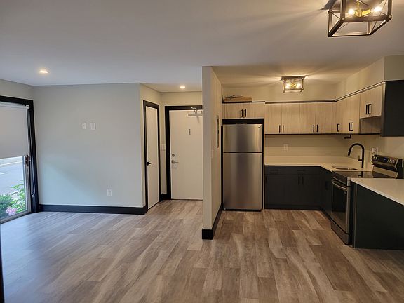 3rd image of 8-12 S Boulevard 12 #101