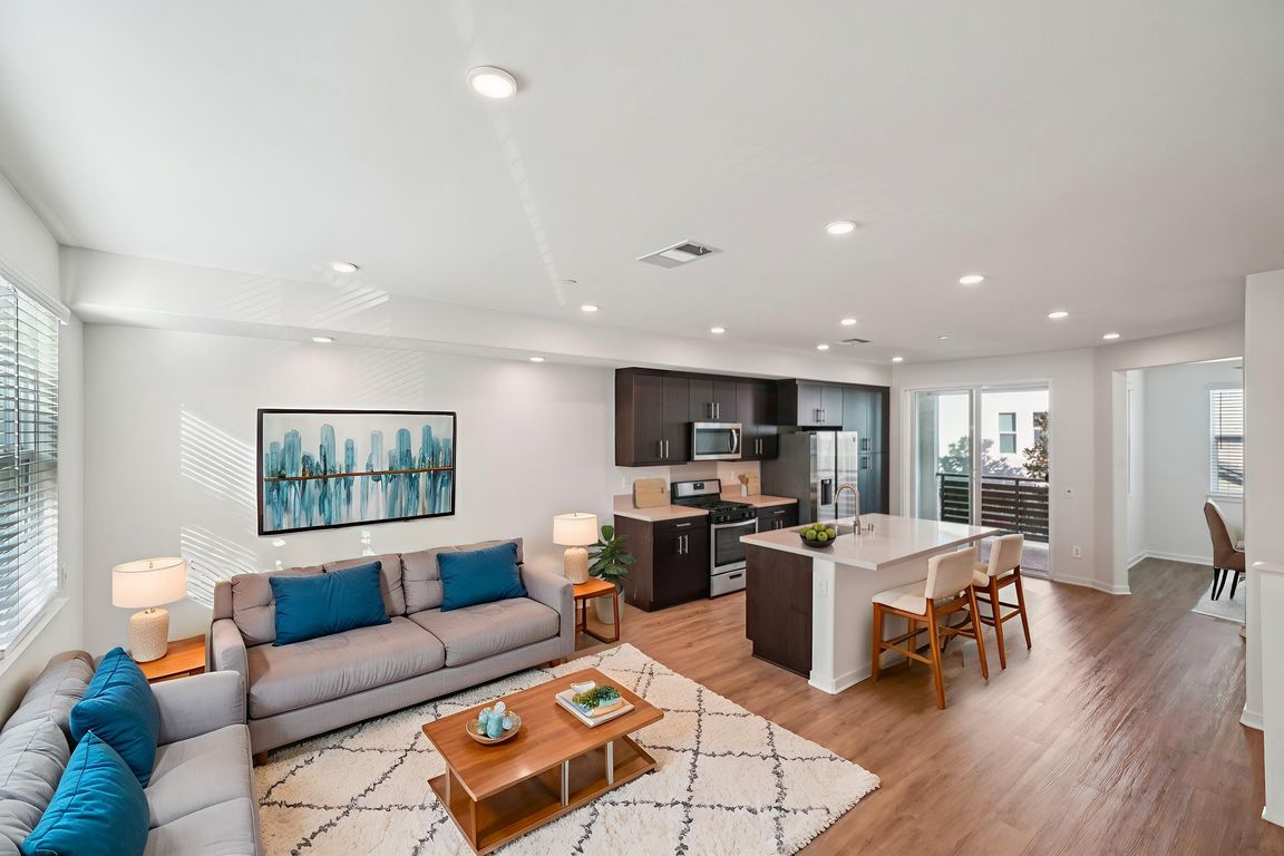 Shade Pl-S0701-014 virtually staged