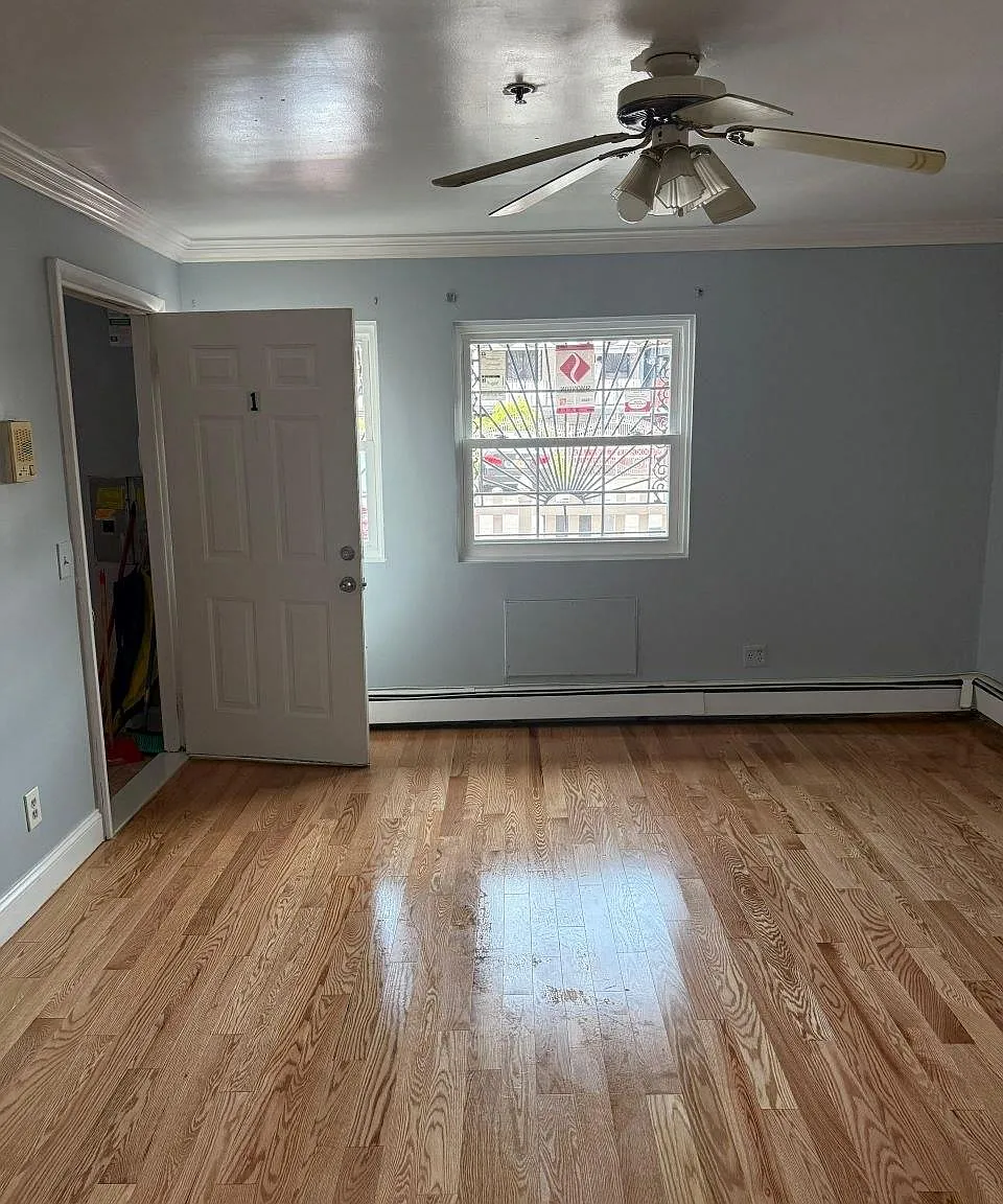 2 bed, 1.0 bath, 850 sqft, $3,100 — Photo 1