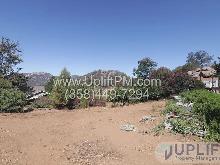 15436 Las Manzanitas Rd — Photo 33