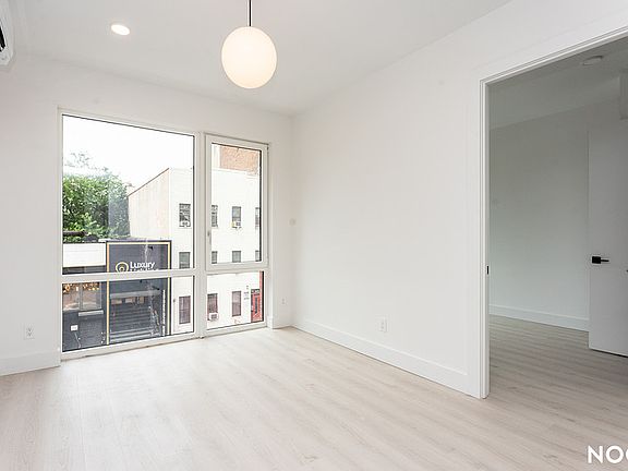 3rd image of 344 Lorimer St #4F