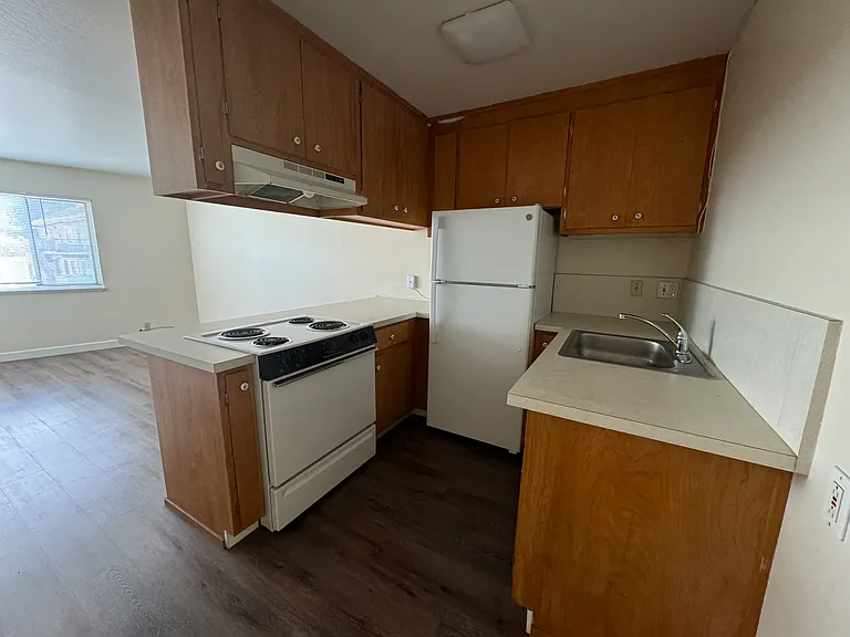 2826 Telegraph Ave — Photo 3