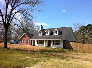 1013 Old Orchard Dr, Lufkin, TX 75901