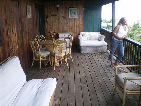 huge lanai