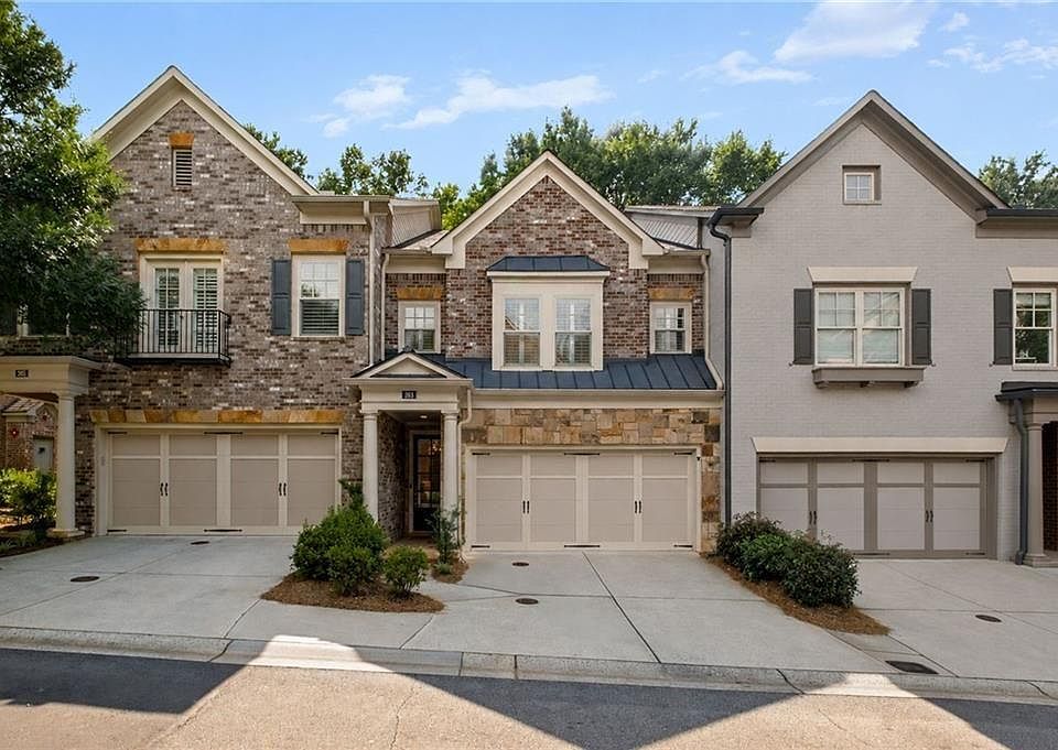 1st image of 203 Nottaway Ln