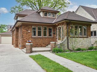2615 Lefeber Ave, Wauwatosa, WI 53213