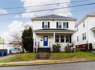 90 Bailey St, Cranston, RI 02920