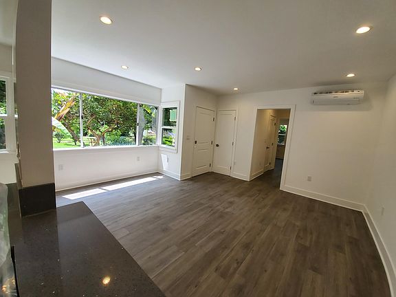 5th image of 1423 14th St #B1