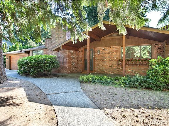 2nd image of 450 Wood Creek Drive