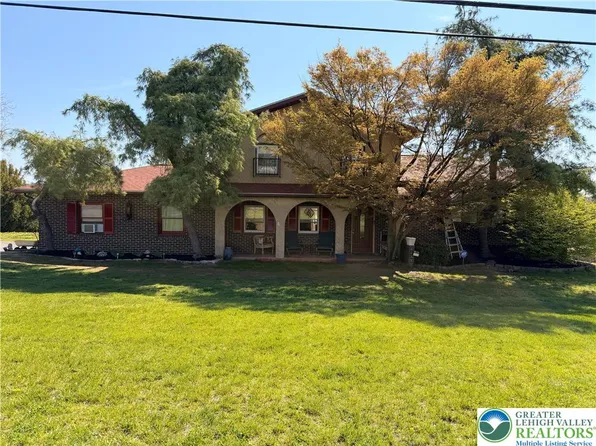 1170 Oakhurst Dr, Slatington, PA 18080