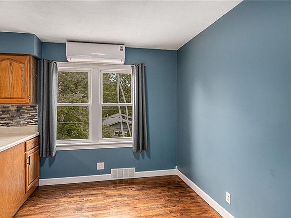 5th image of 1817 N 31st St