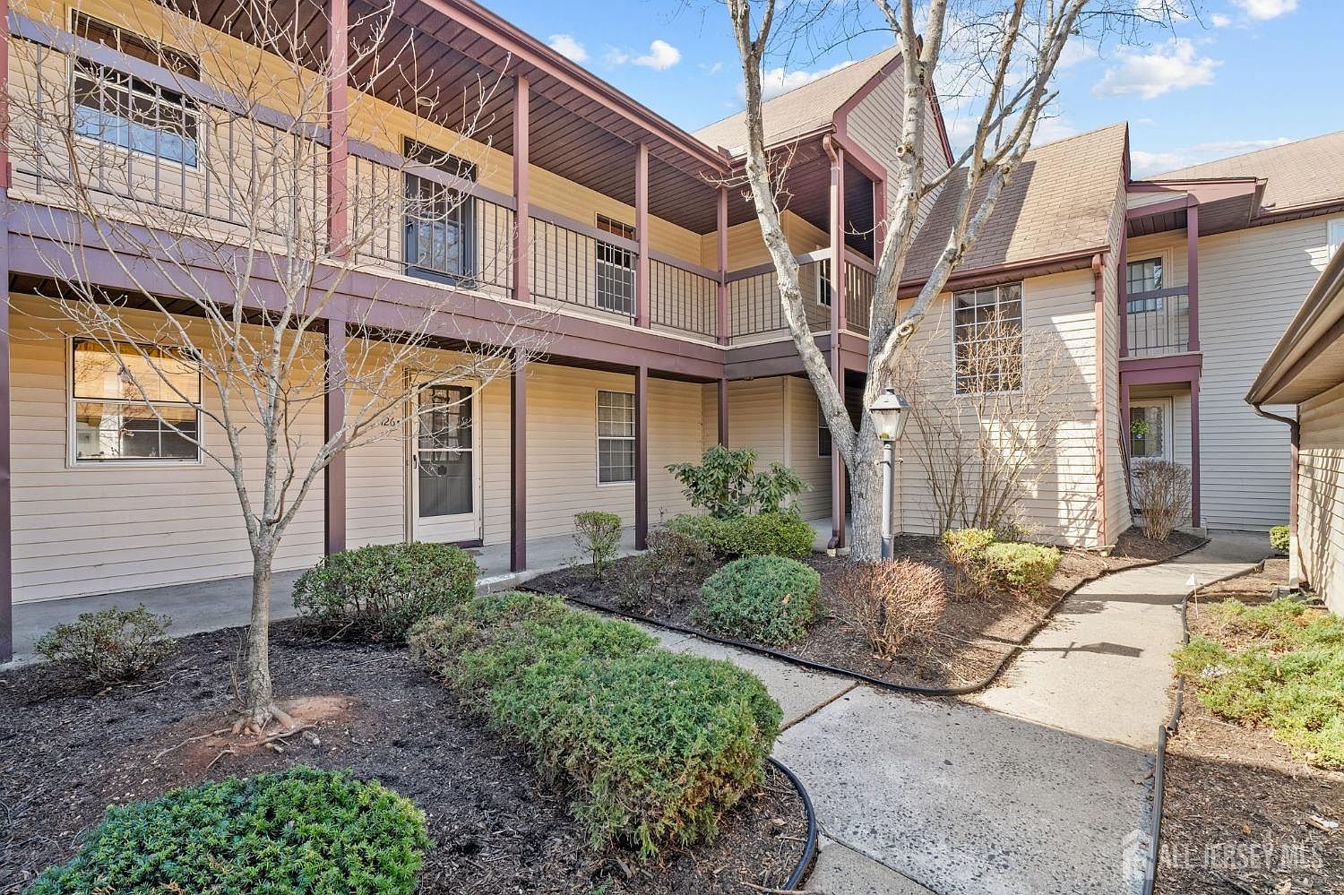 126 Concordia Cir #F