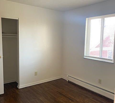 5th image of 828 Oak St APT 9