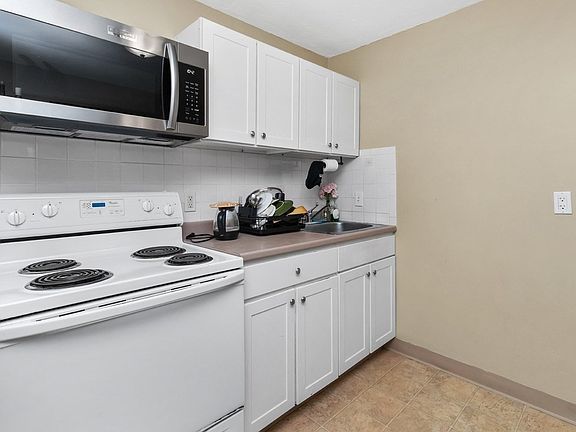 5th image of 32 Whites Ave #D45