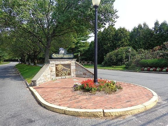 2nd image of 17 Independence Dr #17A
