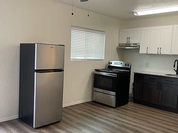 3rd image of 601 N Cameron Ave #5