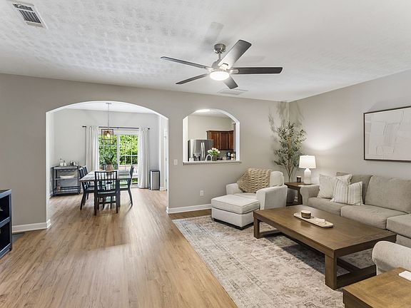 4th image of 1412 Beech Grove Way