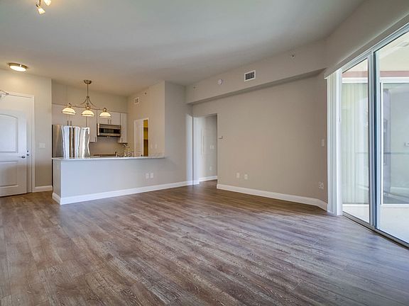 5th image of 488 E Ocean Blvd Unit 1601