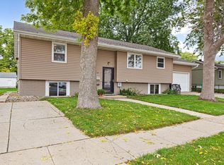 109 10th Ave SE, Waseca, MN 56093